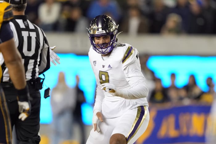 Oct 22, 2022; Berkeley, California, USA; Washington Huskies defensive lineman Bralen Trice (8) reacts after a sack against the California Golden Bears during the second quarter at FTX Field at California Memorial Stadium. Mandatory Credit: Darren Yamashita-USA TODAY Sports
